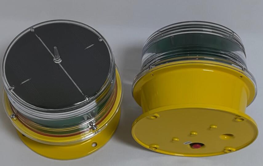 L 810 solar powered obstruction light